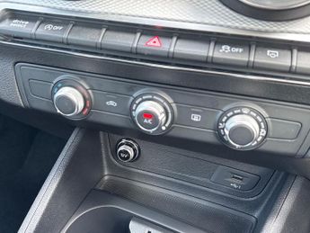AUDI Q2 35 Tfsi Sport 5Dr S Tronic