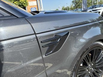 LAND ROVER RANGE ROVER SPORT 3.0 D300 Hse Dynamic Black 5Dr Auto