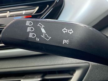 VOLKSWAGEN ID.4 Pure Performance 52Kwh Life Suv 5Dr Electric Auto (170 Ps)