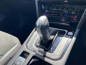 VOLKSWAGEN ARTEON 2.0 Tdi R-Line Fastback 5Dr Diesel Dsg Euro 6 (S/S) (200 Ps)