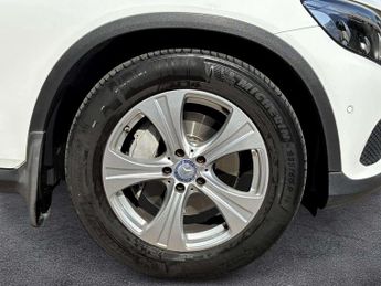 MERCEDES-BENZ GLC Glc 220D 4Matic Sport Premium Plus 5Dr 9G-Tronic