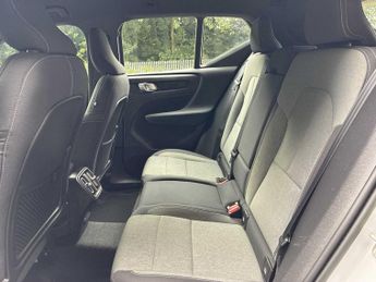 VOLVO XC40 1.5 T3 [163] Momentum 5Dr Geartronic