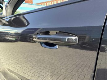 VOLVO XC40 1.5 T3 [163] R Design 5Dr Geartronic