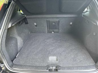 VOLVO XC40 2.0 B3P Core 5Dr Auto