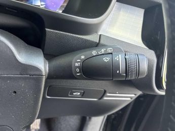 VOLVO XC40 2.0 B3P Core 5Dr Auto