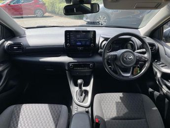 TOYOTA YARIS 1.5 Vvt-H Design Hatchback 5Dr Petrol Hybrid E-Cvt Euro 6 (S/S) 