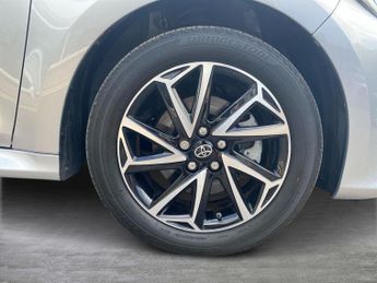 TOYOTA YARIS 1.5 Vvt-H Design Hatchback 5Dr Petrol Hybrid E-Cvt Euro 6 (S/S) 