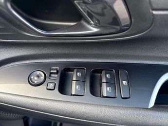 HYUNDAI BAYON 1.0 T-Gdi Mhev Premium Suv 5Dr Petrol Hybrid Dct Euro 6 (S/S) (1