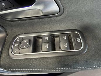 MERCEDES-BENZ A CLASS A180 Amg Line Premium Plus Edition 5Dr Auto