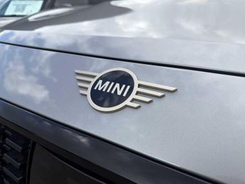 MINI COUNTRYMAN 1.5 C Classic 5Dr Auto