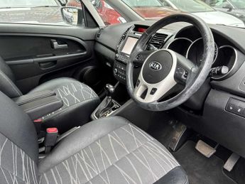 KIA VENGA 1.6 4 5Dr Auto [6]