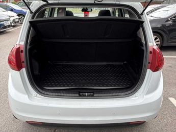 KIA VENGA 1.6 4 5Dr Auto [6]