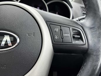 KIA VENGA 1.6 4 5Dr Auto [6]