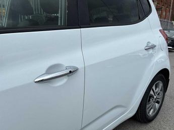 KIA VENGA 1.6 4 5Dr Auto [6]