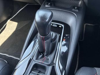 TOYOTA COROLLA 1.8 Vvt-I Hybrid Gr Sport 5Dr Cvt