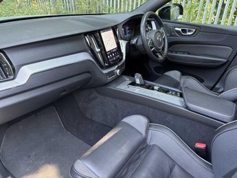 VOLVO XC60 2.0 B5P R Design 5Dr Awd Geartronic