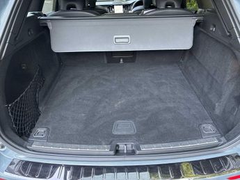 VOLVO XC60 2.0 B5P R Design 5Dr Awd Geartronic
