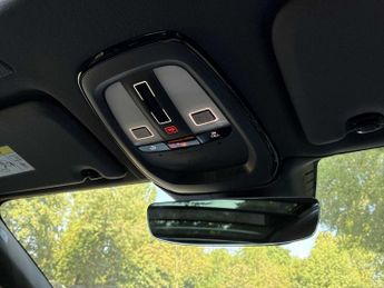 VOLVO XC60 2.0 B5P R Design 5Dr Awd Geartronic