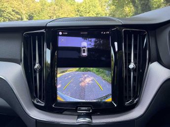 VOLVO XC60 2.0 B5P R Design 5Dr Awd Geartronic