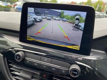 FORD KUGA 2.5 Fhev Black Package Edition 5Dr Cvt