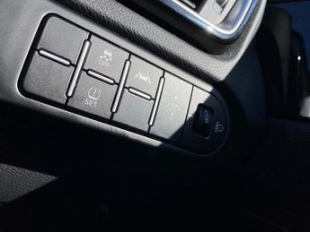 KIA CEED 1.5T Gdi Isg 138 Gt-Line 5Dr Dct