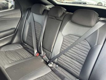 KIA XCEED 1.0T Gdi Isg 113 Gt-Line 5Dr Dct