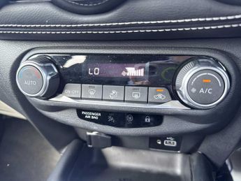 NISSAN JUKE 1.0 Dig-T 114 N-Connecta 5Dr Dct