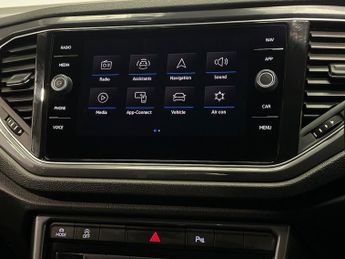 VOLKSWAGEN T-ROC 1.5 Tsi Gpf Evo Sel Suv 5Dr Petrol Dsg Euro 6 (S/S) (150 Ps)