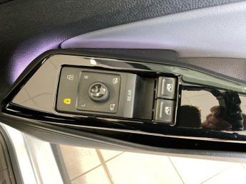 VOLKSWAGEN ID.4 Pure 52Kwh Life Suv 5Dr Electric Auto (148 Ps)
