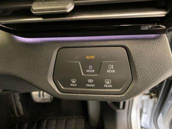 VOLKSWAGEN ID.4 Pure 52Kwh Life Suv 5Dr Electric Auto (148 Ps)