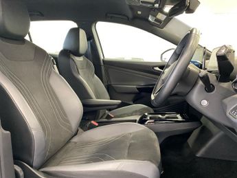 VOLKSWAGEN ID.4 Pure 52Kwh Life Suv 5Dr Electric Auto (148 Ps)