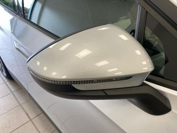 VOLKSWAGEN ID.4 Pure 52Kwh Life Suv 5Dr Electric Auto (148 Ps)