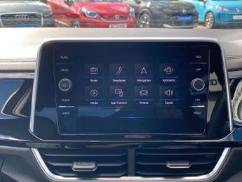 VOLKSWAGEN T-ROC 1.5 Tsi R-Line Suv 5Dr Petrol Dsg Euro 6 (S/S) (150 Ps)