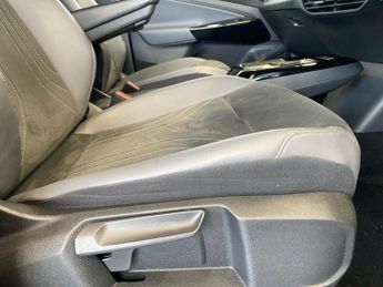VOLKSWAGEN ID.5 Pro 77Kwh Style Suv 5Dr Electric Auto (174 Ps)