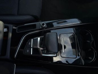 AUDI A4 2.0 Tdi 35 Black Edition Saloon 4Dr Diesel S Tronic Euro 6 (S/S)