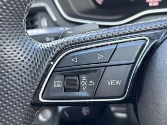 AUDI A4 2.0 Tdi 35 Black Edition Saloon 4Dr Diesel S Tronic Euro 6 (S/S)