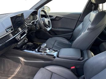 AUDI A4 2.0 Tdi 35 Black Edition Saloon 4Dr Diesel S Tronic Euro 6 (S/S)