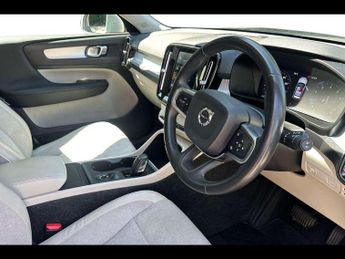VOLVO XC40 2.0 T4 Momentum 5Dr Awd Geartronic
