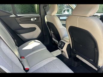 VOLVO XC40 2.0 T4 Momentum 5Dr Awd Geartronic