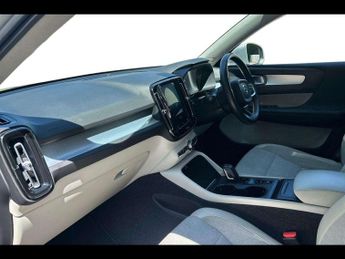 VOLVO XC40 2.0 T4 Momentum 5Dr Awd Geartronic