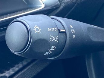 PEUGEOT 3008 1.2 Puretech Active Premium+ 5Dr Eat8