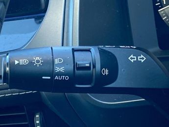 NISSAN QASHQAI 1.3 Dig-T Mh 158 N-Connecta 5Dr Xtronic