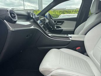 MERCEDES-BENZ GLC Glc 300E 4Matic Amg Line Premium 5Dr 9G-Tronic