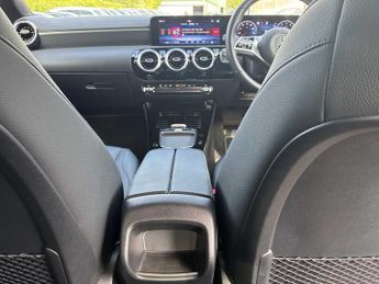 MERCEDES-BENZ CLA Cla 200 Sport Executive 4Dr Tip Auto