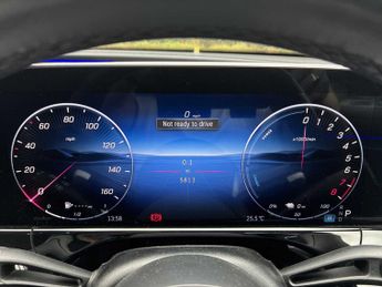 MERCEDES-BENZ E CLASS E300E Amg Line Premium Plus 4Dr 9G-Tronic