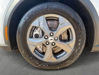 FORD MUSTANG MACH-E Standard Range 70Kwh Suv 5Dr Electric Automatic (269 Ps)