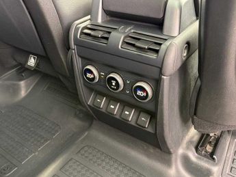 LAND ROVER DEFENDER 2.0 D240 Se 110 5Dr Auto