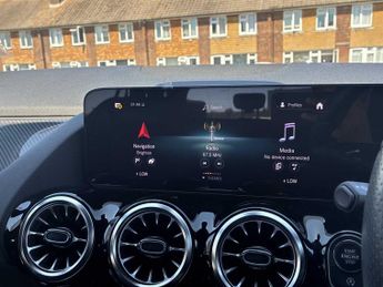 MERCEDES-BENZ GLA Gla 200 Amg Line Premium 5Dr Auto