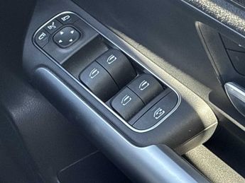 MERCEDES-BENZ GLA Gla 200 Amg Line Premium 5Dr Auto