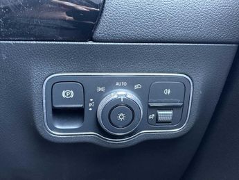 MERCEDES-BENZ GLA Gla 200 Amg Line Premium 5Dr Auto